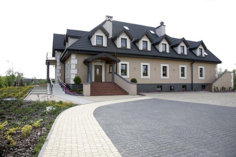 Hotel Malinowy Dwór Ruda Slaska Exterior foto
